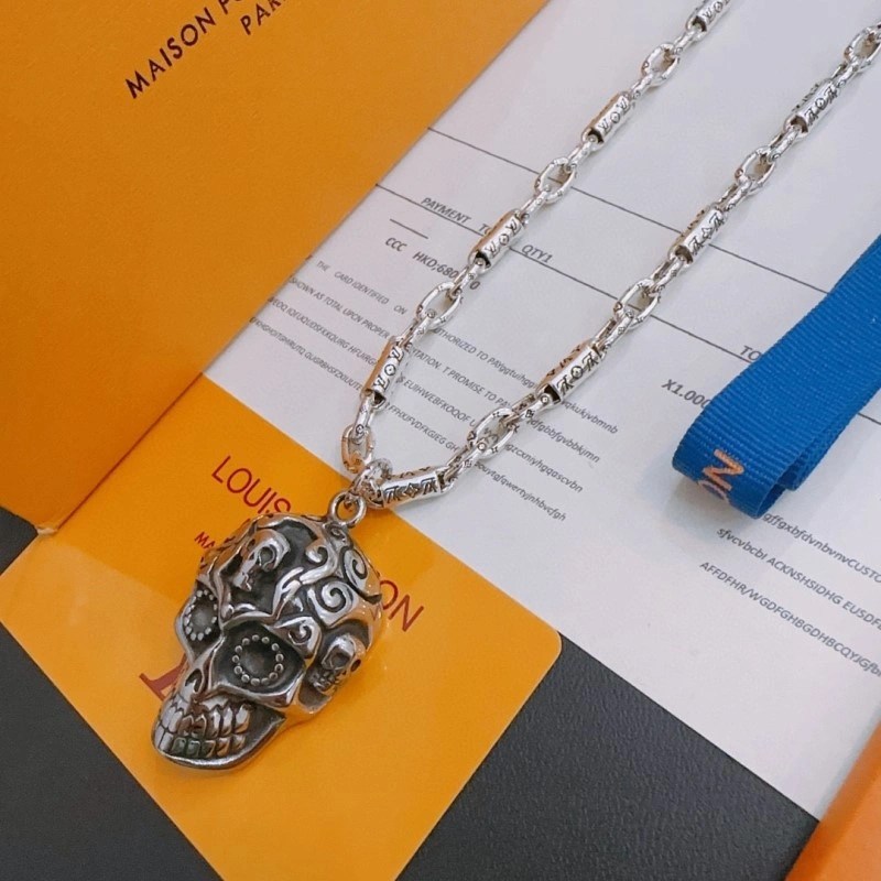 Sophisticated Louis Vuitton Necklaces 247873