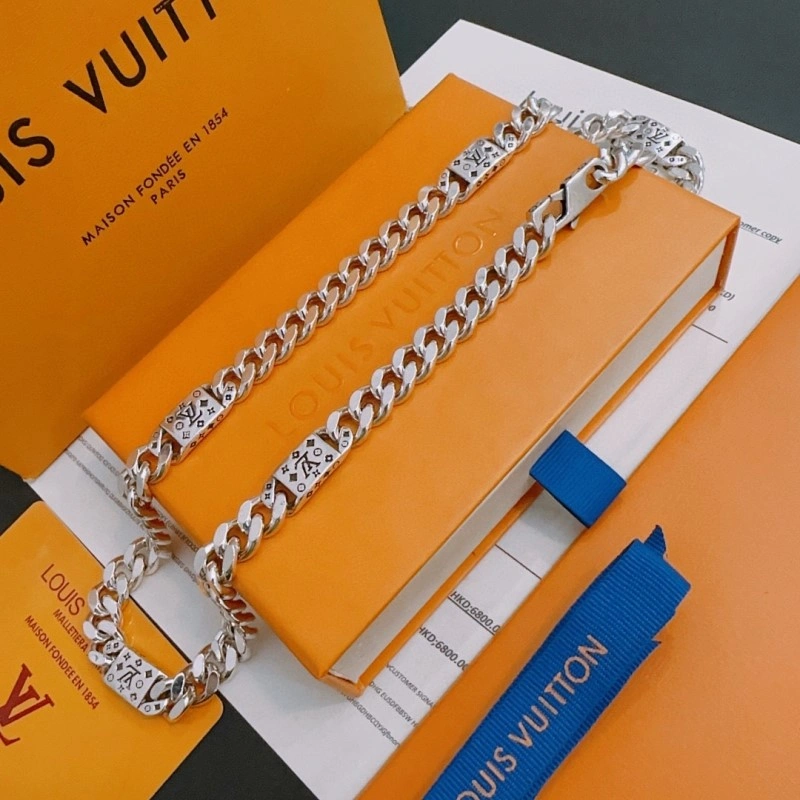 Louis Vuitton Necklaces MultiPurpose 247861