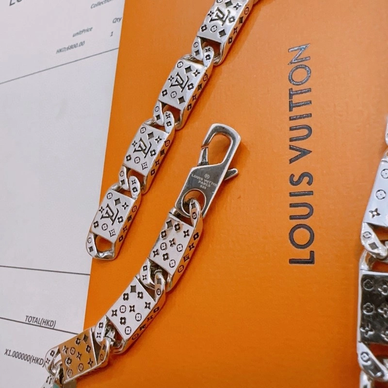 Louis Vuitton Necklaces MoistureWicking 247860