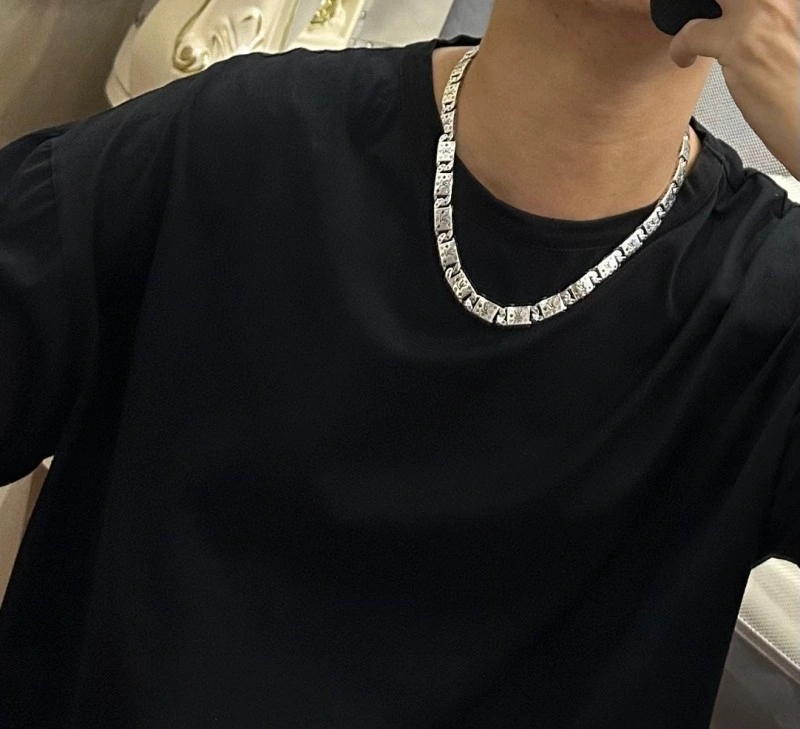 Louis Vuitton Necklaces MoistureWicking 247860