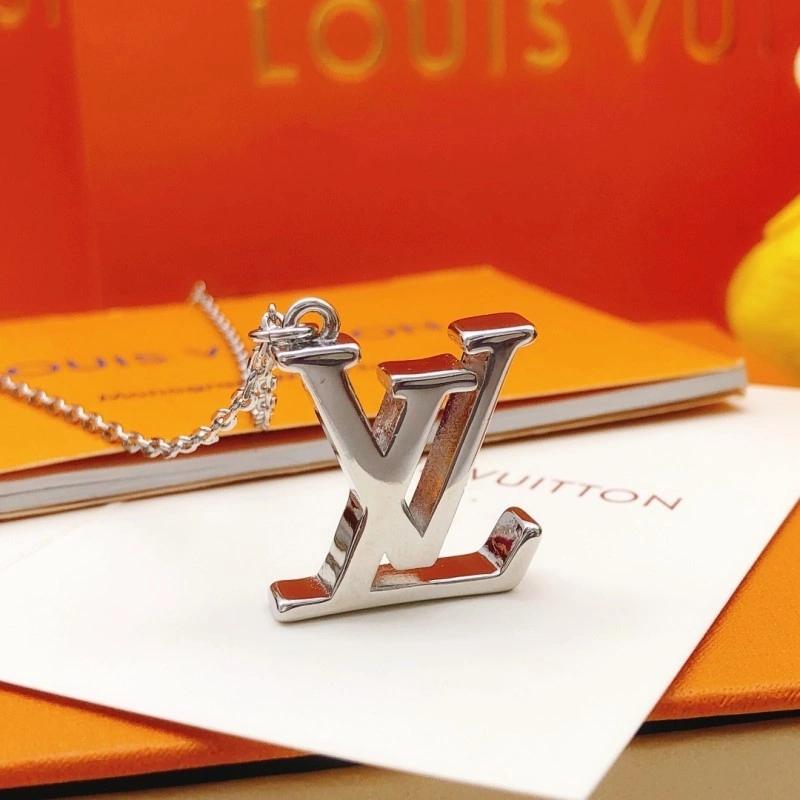Louis Vuitton Necklaces Fashionable 247852