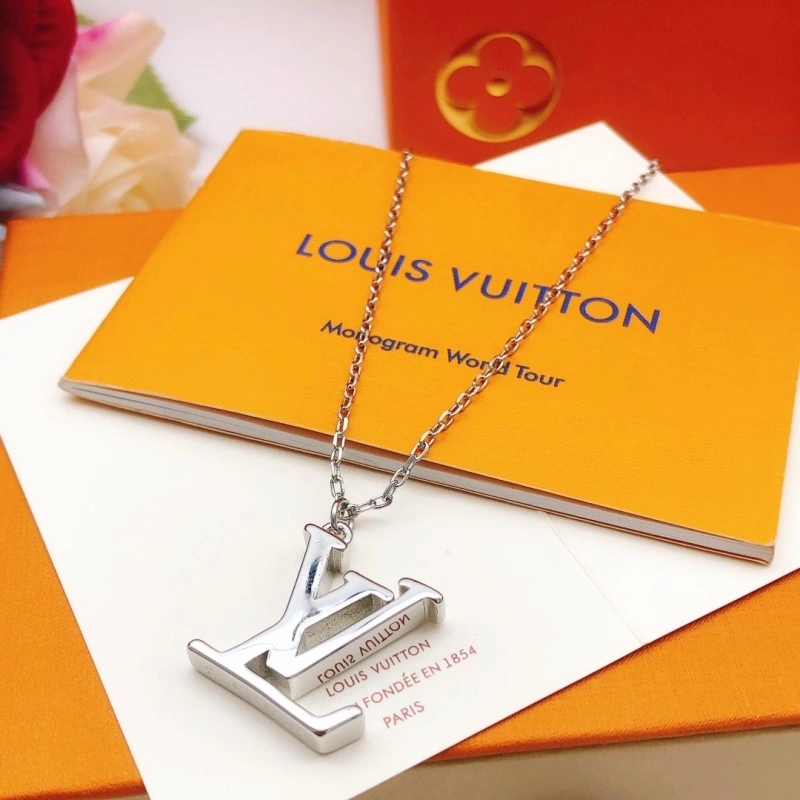 Louis Vuitton Necklaces Fashionable 247852