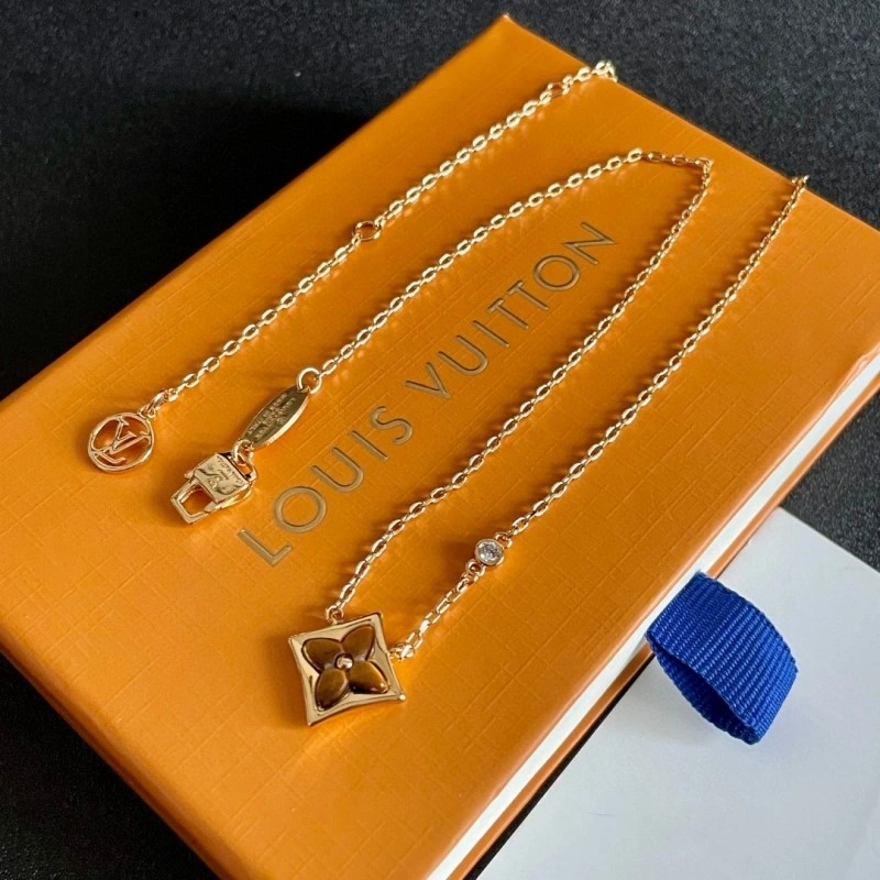 Effortless Louis Vuitton Necklaces 247868