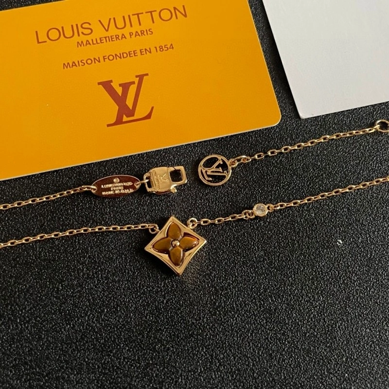 Effortless Louis Vuitton Necklaces 247868