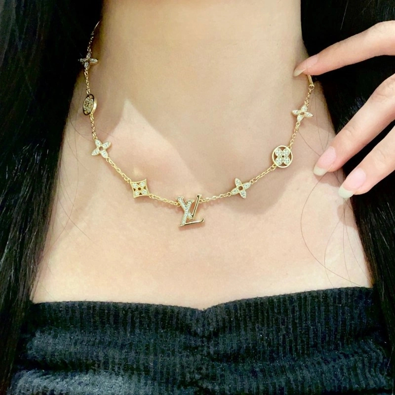 Louis Vuitton Necklaces WrinkleFree 247862