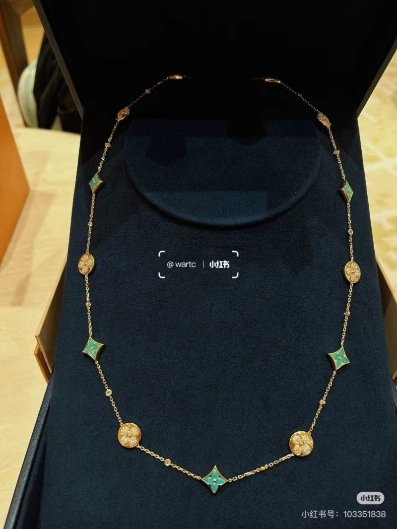 Louis Vuitton Necklaces Versatile 247864