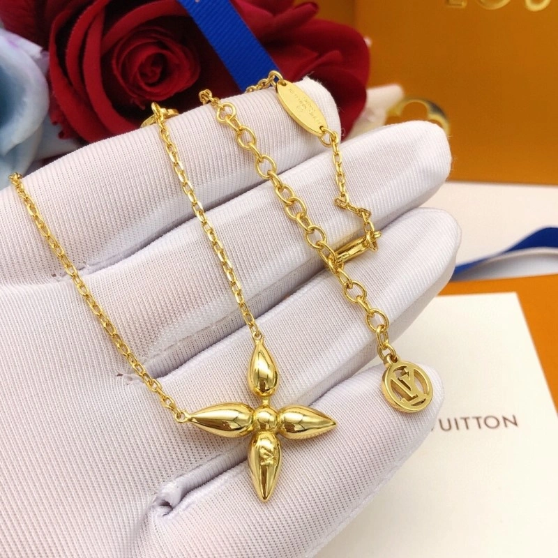 Bold Louis Vuitton Necklaces 247865