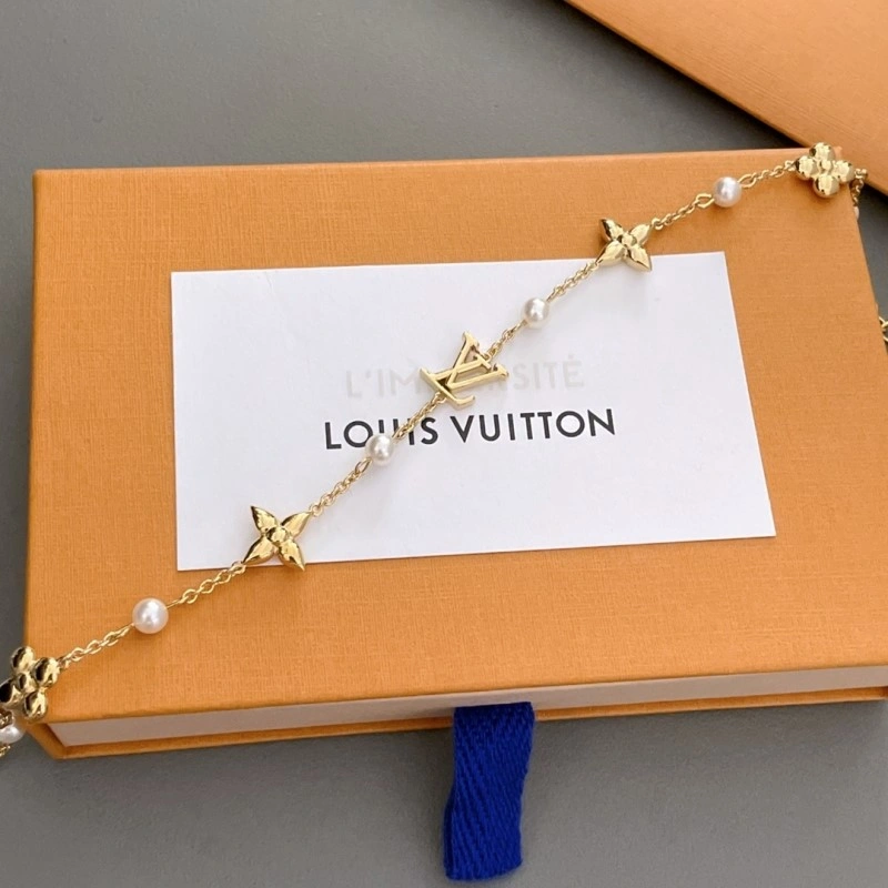 Louis Vuitton Necklaces FashionForward 247844