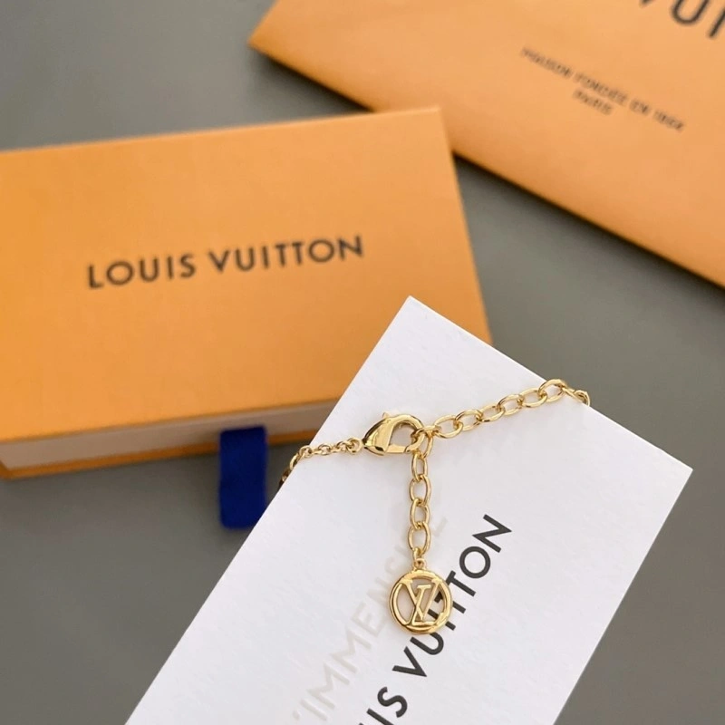 Louis Vuitton Necklaces FashionForward 247844