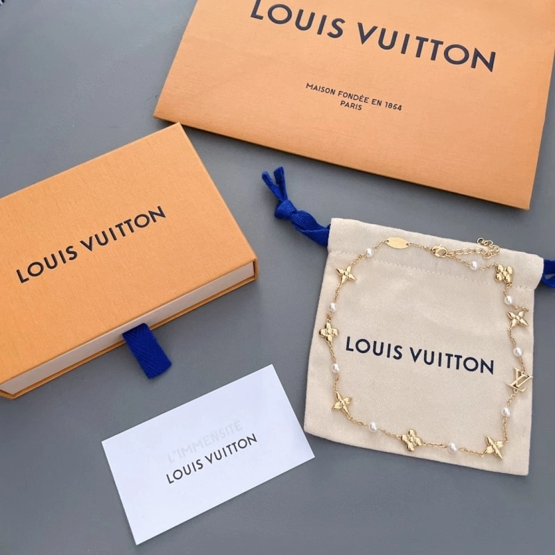 Louis Vuitton Necklaces FashionForward 247844