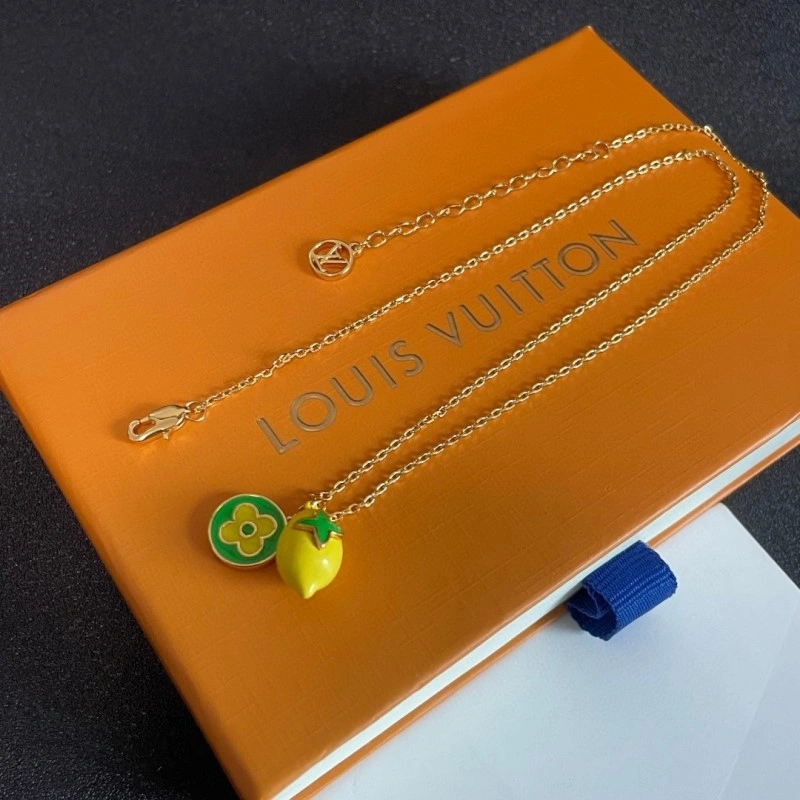 Packable Louis Vuitton Necklaces 247845