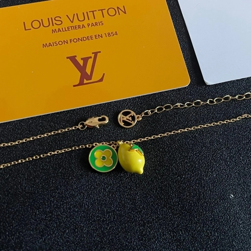 Packable Louis Vuitton Necklaces 247845