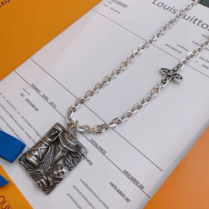 FastDry Louis Vuitton Necklaces 247843