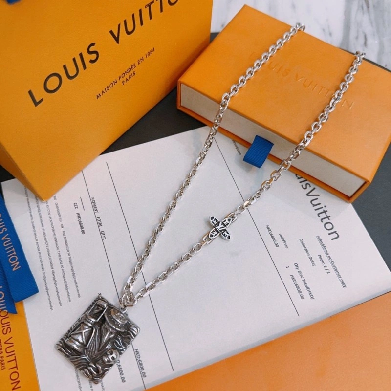 FastDry Louis Vuitton Necklaces 247843