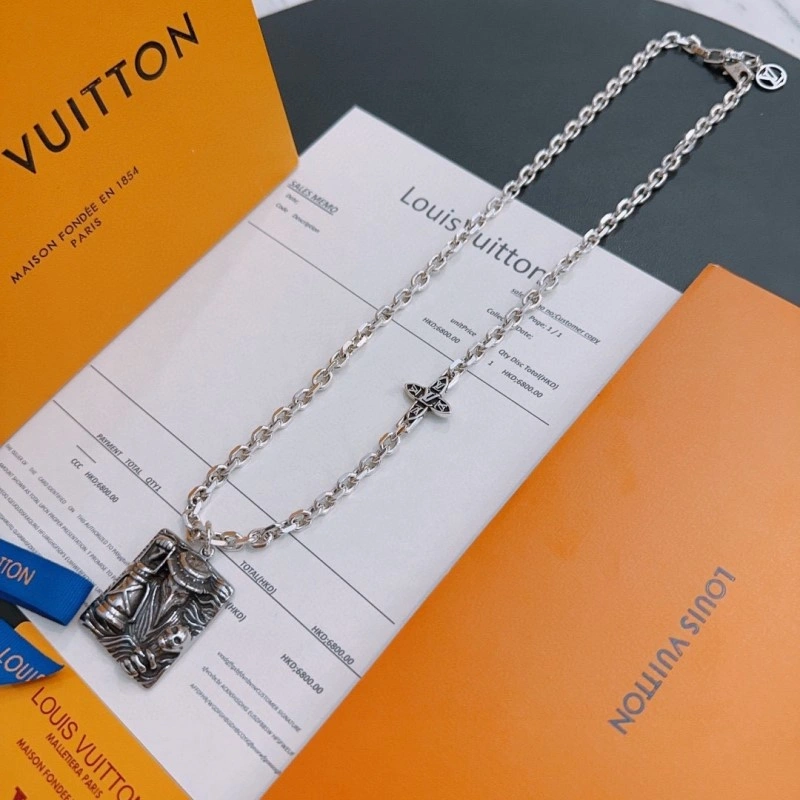 FastDry Louis Vuitton Necklaces 247843