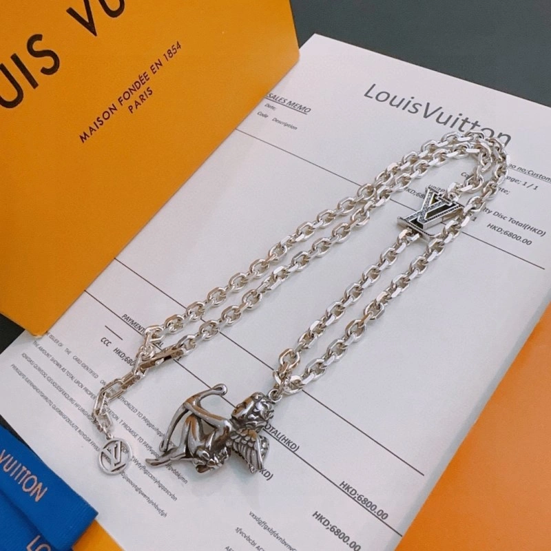 Louis Vuitton Necklaces Minimalist 247848