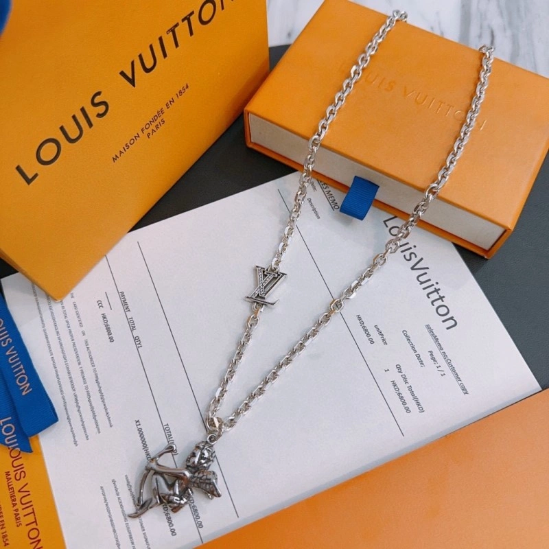 Louis Vuitton Necklaces Minimalist 247848