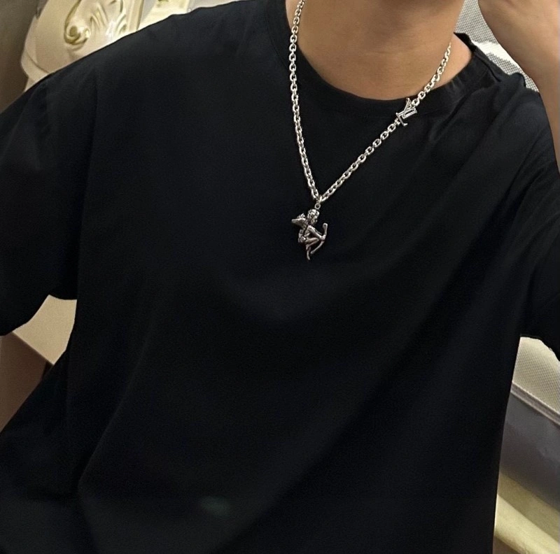 Louis Vuitton Necklaces Minimalist 247848