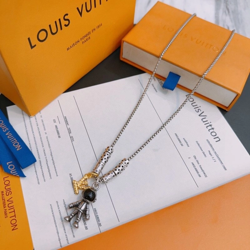 Louis Vuitton Necklaces Versatile 247858