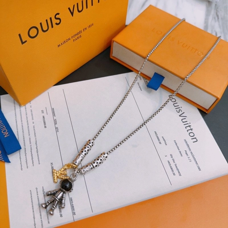 Louis Vuitton Necklaces Versatile 247858
