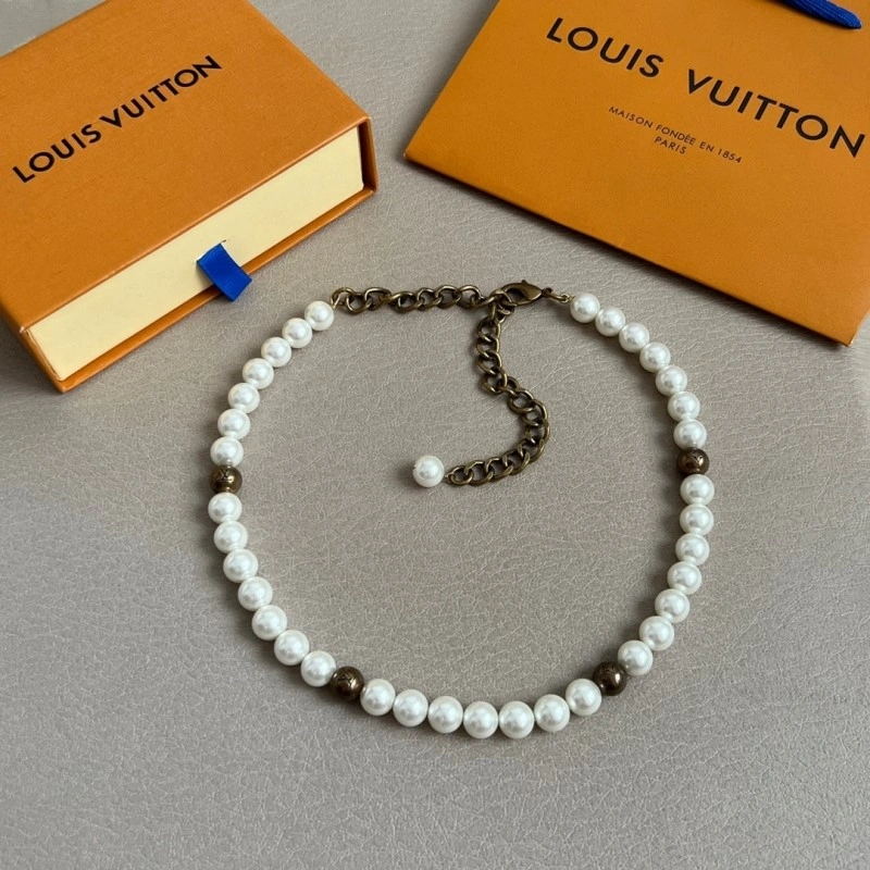 WellDesigned Louis Vuitton Necklaces 247835