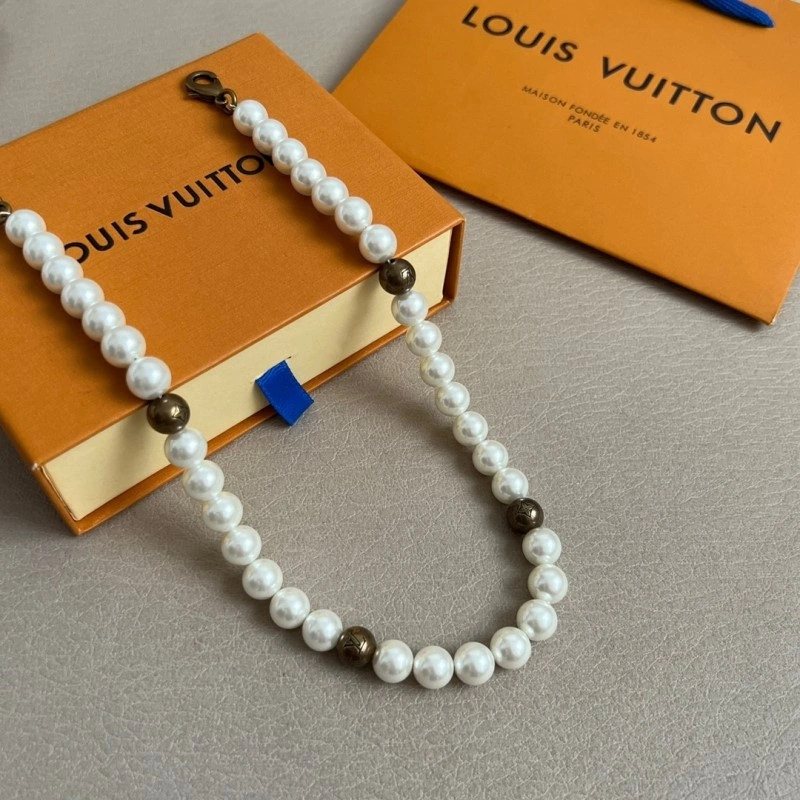 WellDesigned Louis Vuitton Necklaces 247835
