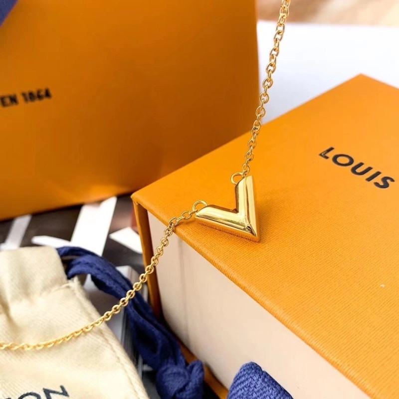 WellDesigned Louis Vuitton Necklaces 247836