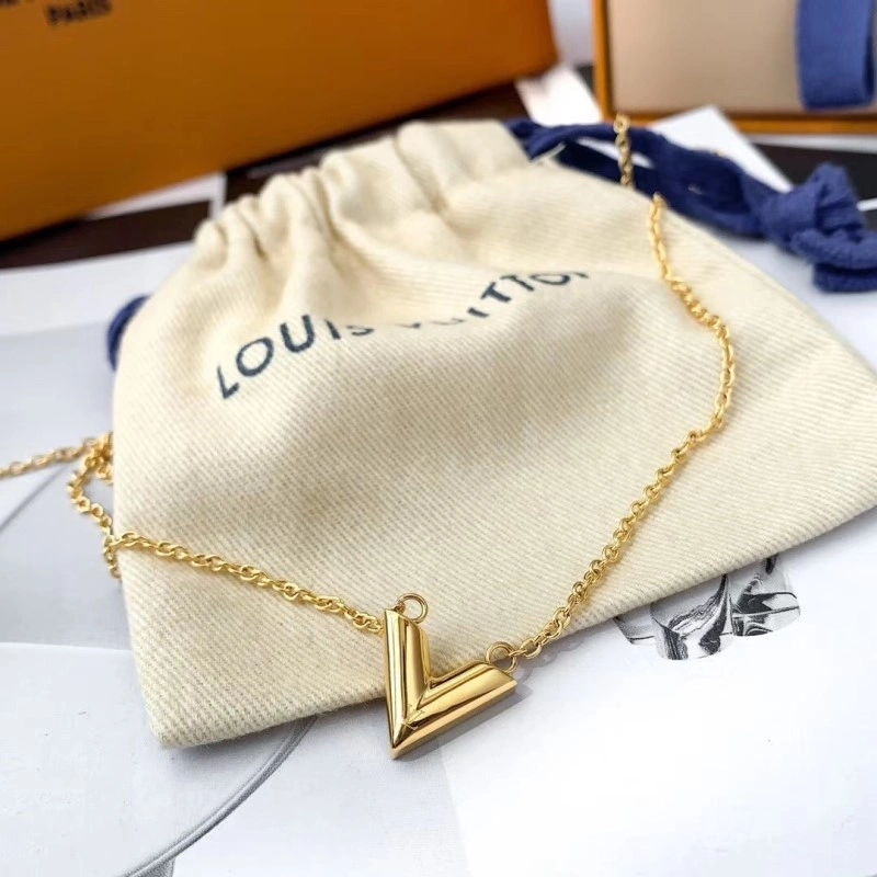 WellDesigned Louis Vuitton Necklaces 247836