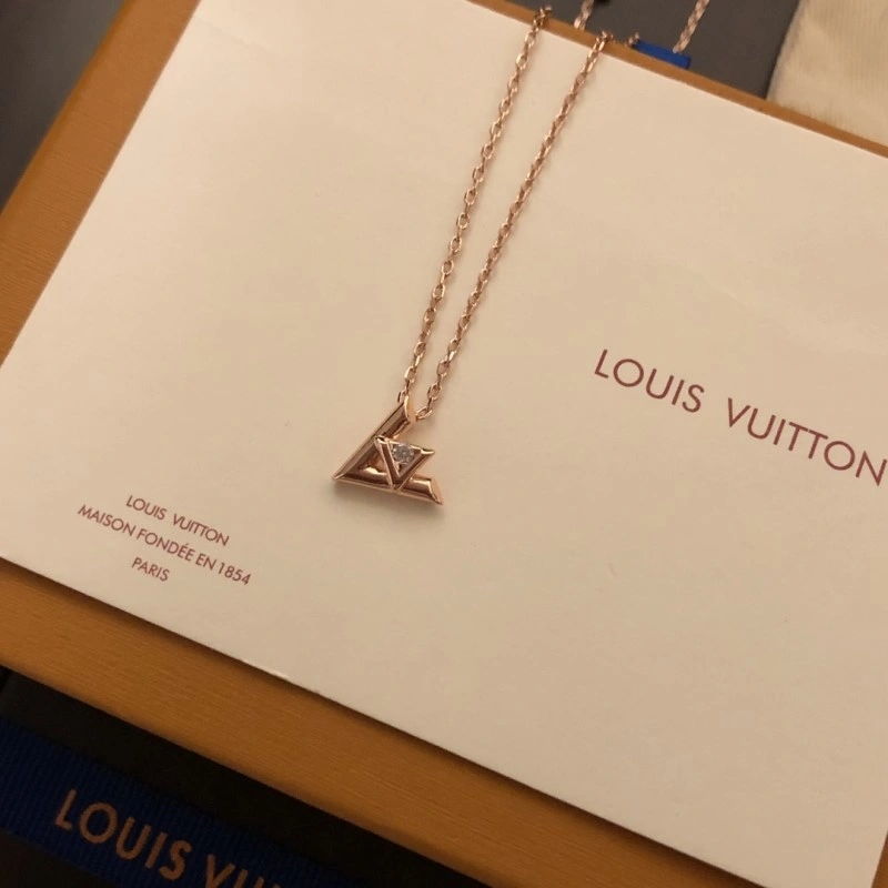 Louis Vuitton Necklaces FashionForward 247837
