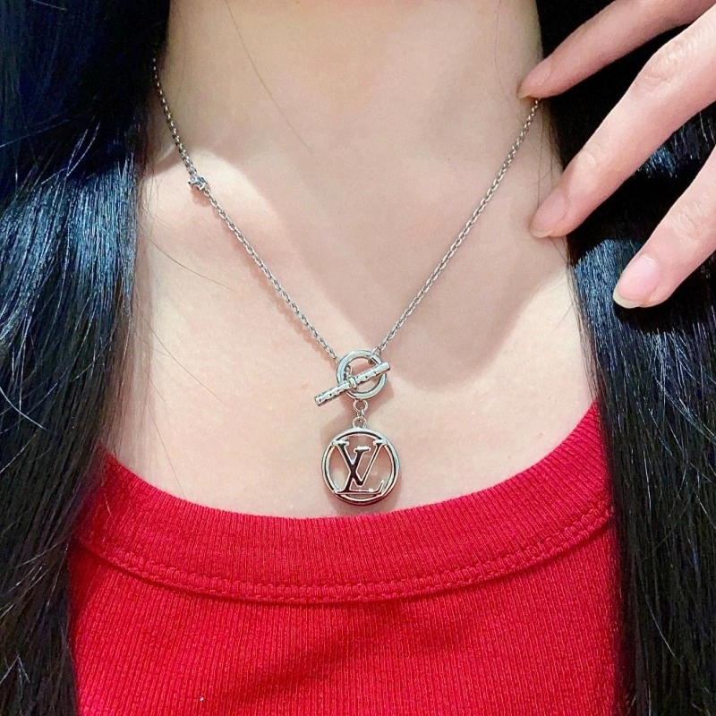 Louis Vuitton Necklaces Sustainable 247832