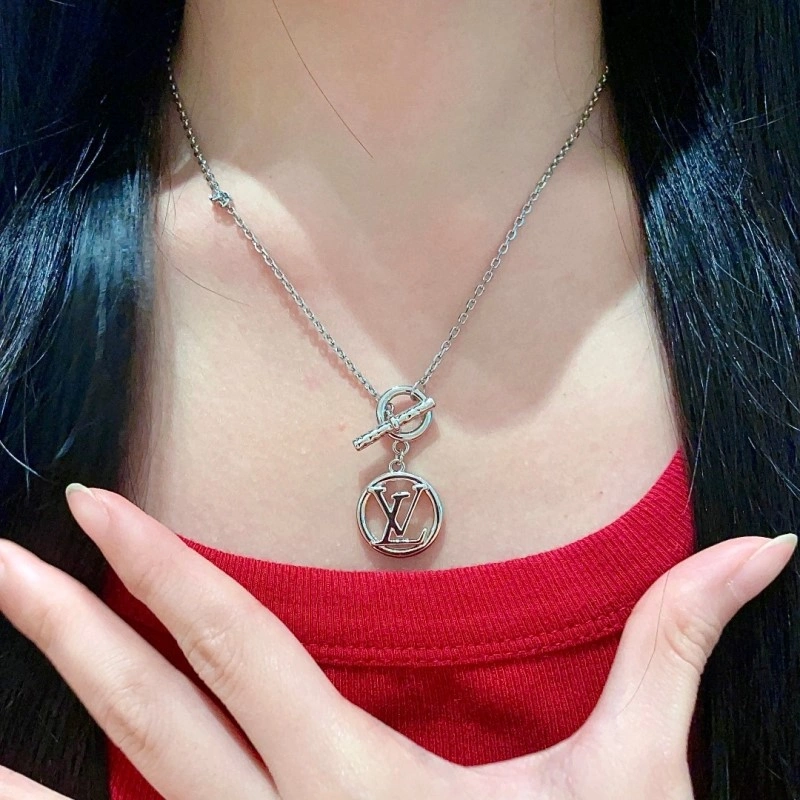 Louis Vuitton Necklaces Sustainable 247832