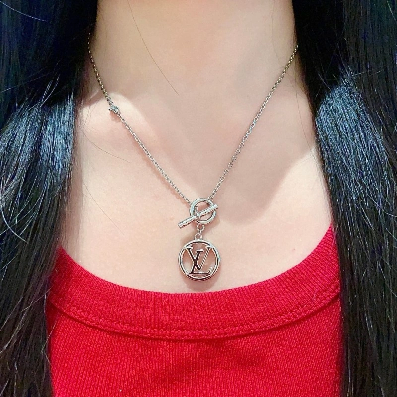 Louis Vuitton Necklaces Sustainable 247832