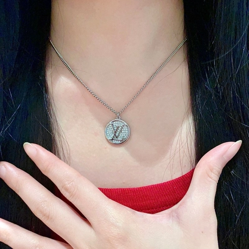 Louis Vuitton Necklaces Sustainable 247830