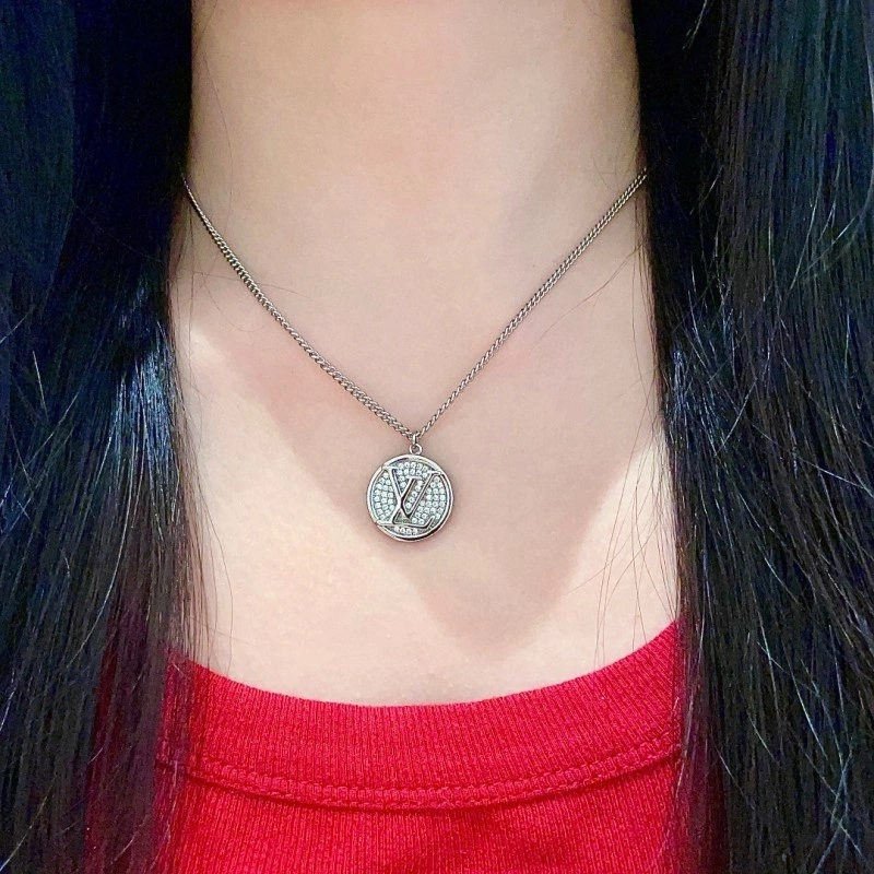 Louis Vuitton Necklaces Sustainable 247830