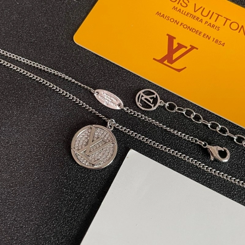 Louis Vuitton Necklaces Sustainable 247830