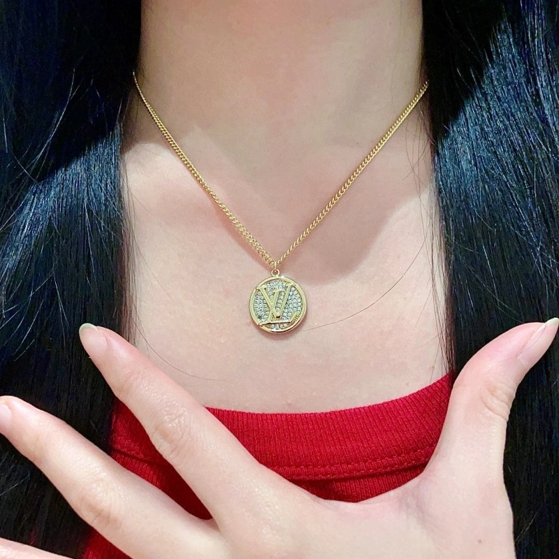 WaterResistant Louis Vuitton Necklaces 247831