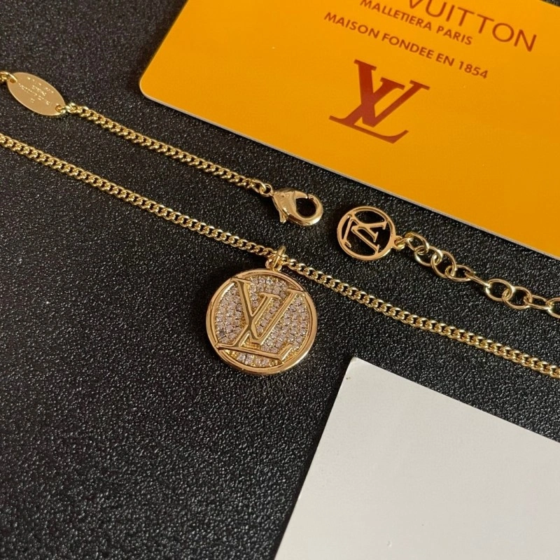WaterResistant Louis Vuitton Necklaces 247831