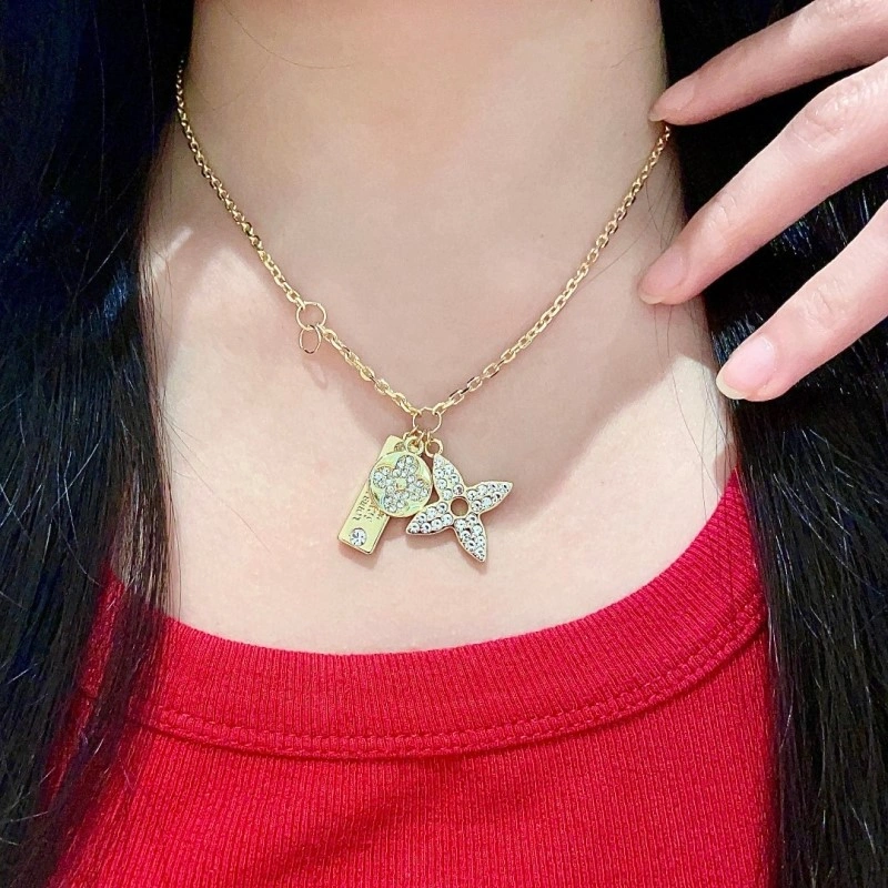 Louis Vuitton Necklaces Seasonal 247817