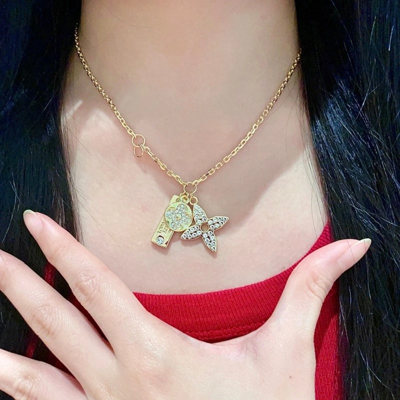 Louis Vuitton Necklaces Seasonal 247817