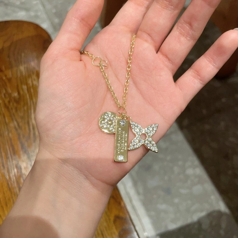 Louis Vuitton Necklaces Seasonal 247817