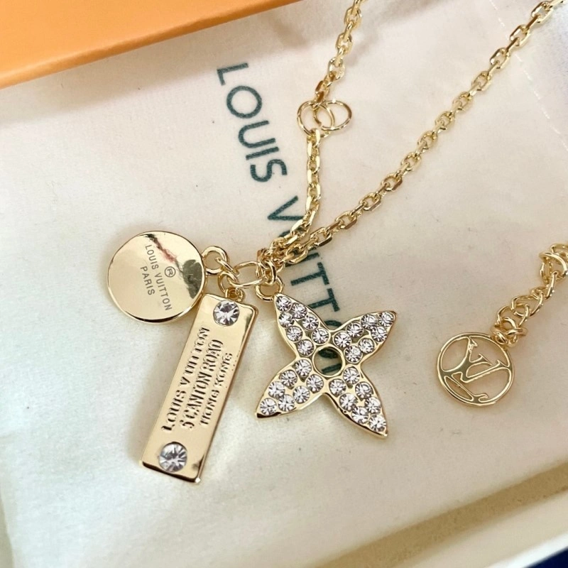 Louis Vuitton Necklaces Seasonal 247817