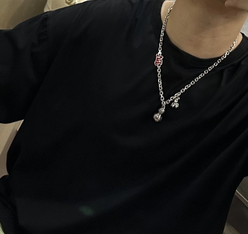 Louis Vuitton Necklaces Versatile 247829