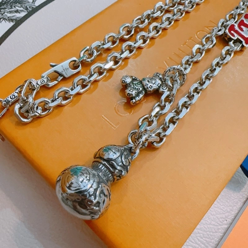 Louis Vuitton Necklaces Versatile 247829