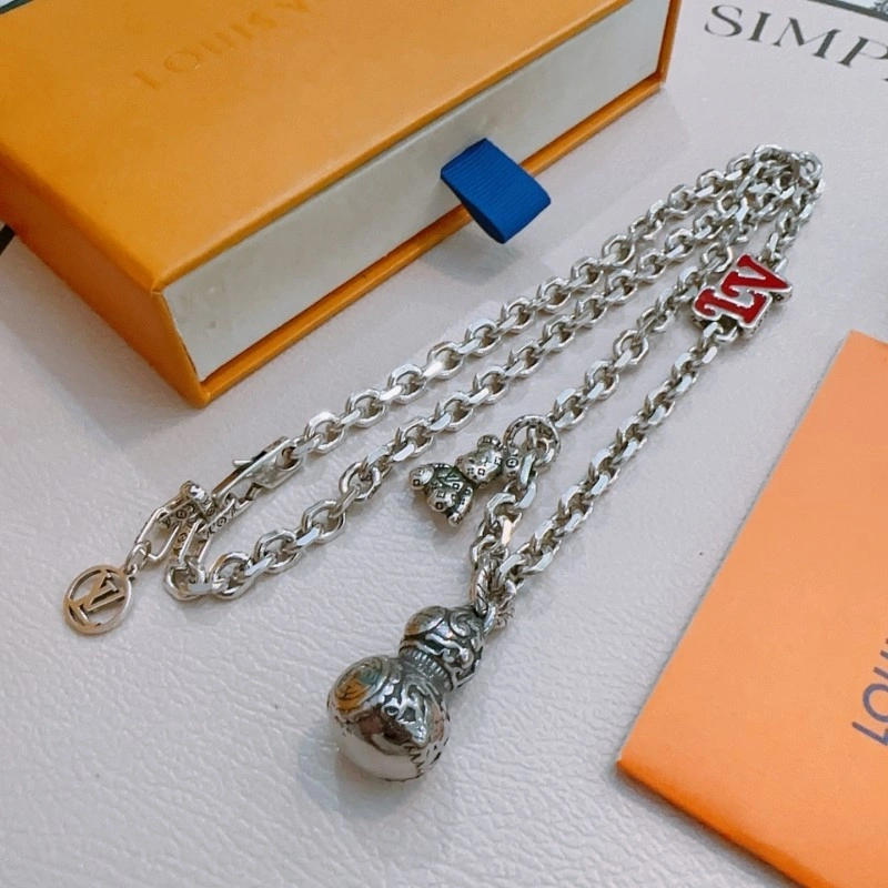 Louis Vuitton Necklaces Versatile 247829