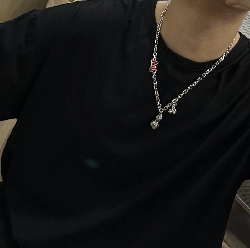 Louis Vuitton Necklaces Versatile 247829