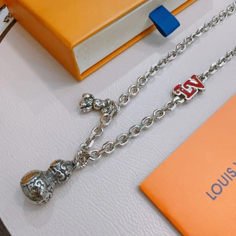 Louis Vuitton Necklaces Versatile 247829