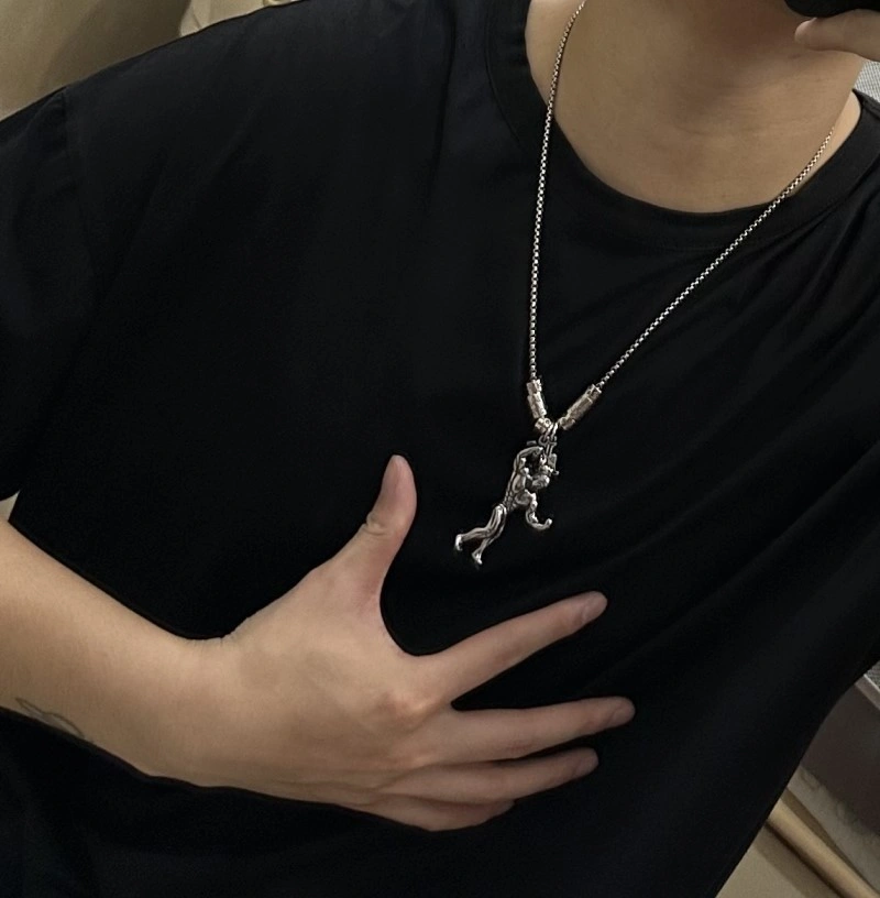 Packable Louis Vuitton Necklaces 247825