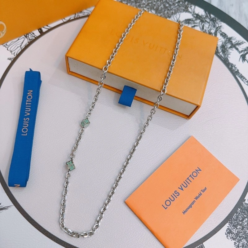 FastDry Louis Vuitton Necklaces 247803