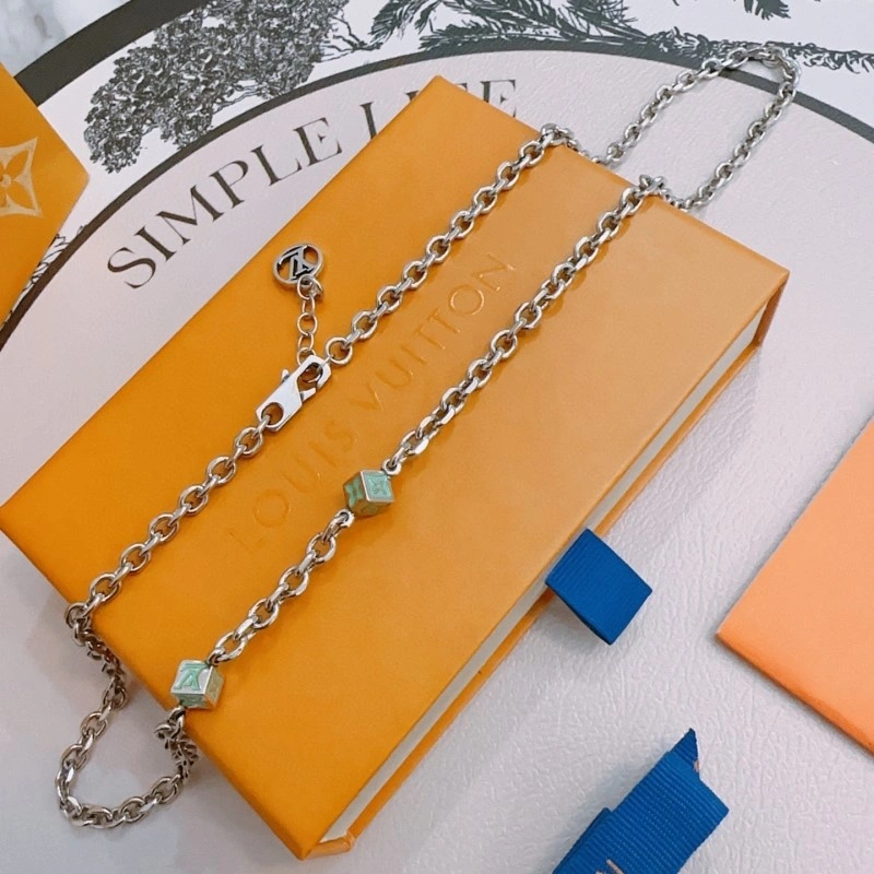FastDry Louis Vuitton Necklaces 247803