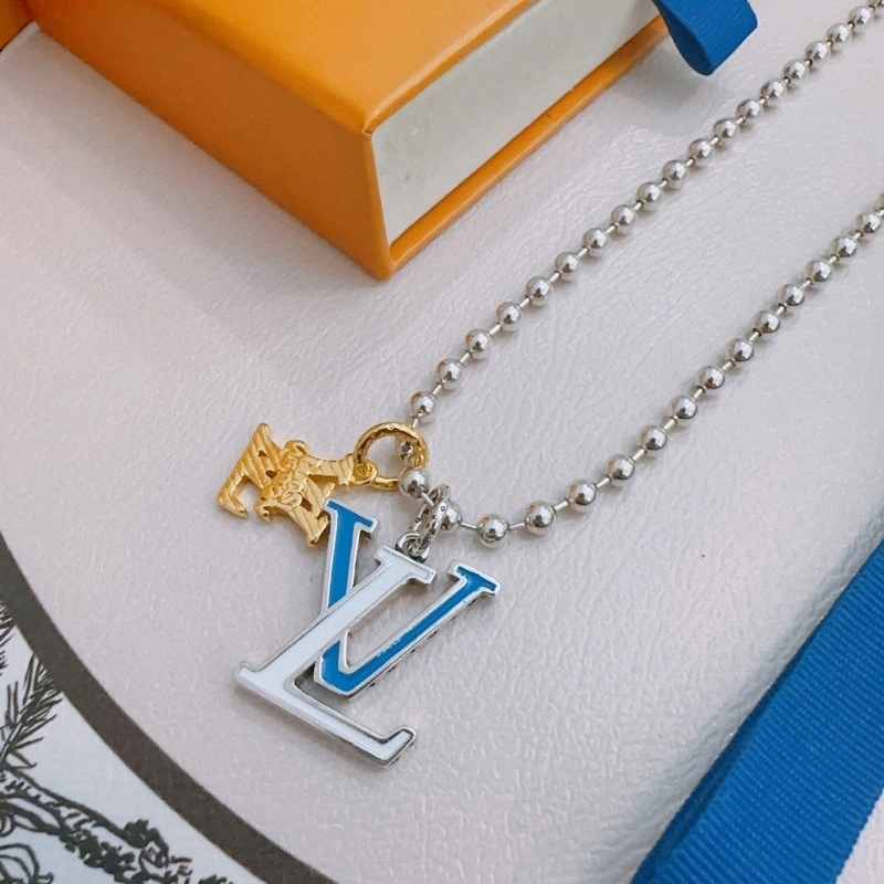 TravelReady Louis Vuitton Necklaces 247814